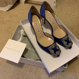 Manolo Blahnik Hangisi Blue Satin